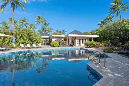 Luxurious Amenities and Golf Privileges - Exquisite Oceanview Escape Отели в г. Остров Гавайи