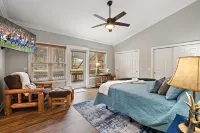 Charming Townhome with Scenic Views and Game Room - Cozy Mountain Retreat 타나와 트레일 앳 린 코브 비지터 센터 주변 호텔