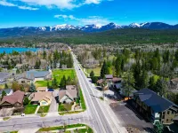 Perfect Location | Brand New Luxury Villa | 4 Bed / 4 Bath | Sleeps 10!