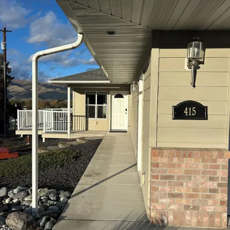 Comfort Style Home in Beautiful Lewiston, Idaho! Centrally Located, Pet Friendly