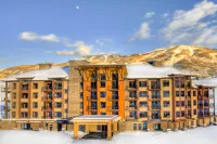 Trailhead Lodge 3110