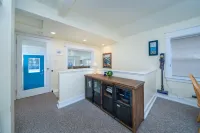 Nyevana Beach House Hotels in Newport