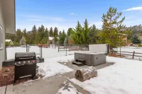 Cairn Cottage Hotels in Chelan County