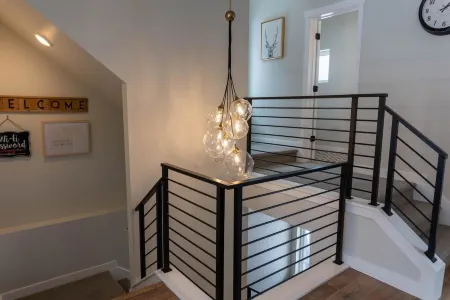 Incredible Views and Inviting Outdoor Space - Stunning Modern Retreat Отели в г. Хайдеаут