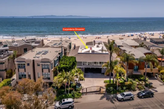 Ocean Views, Gas Grills, Open Kitchen - Stunning Beachside Haven