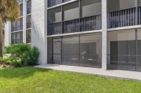 Escape to Paradise- Short walk to Jupiter beach