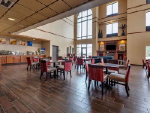 コンフォート イン & スイーツ グッドランド グッドランドのホテル