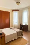 Bamboo Room with Mountain Views and Lots of Natural Light