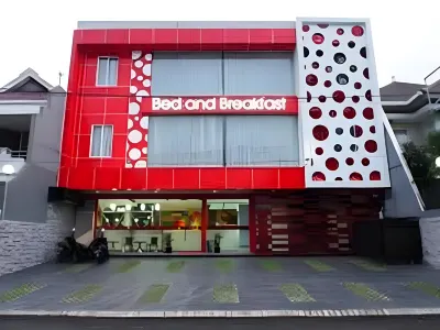Hotel Bed and Breakfast Surabaya Hotels in Wonocolo
