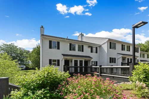 Ski-in/Ski-Out Access and Outdoor Amenities - Stunning Ski Retreat Hotels in Cambridge