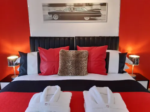 Cadillac Kustomz Guest House - Frühstück