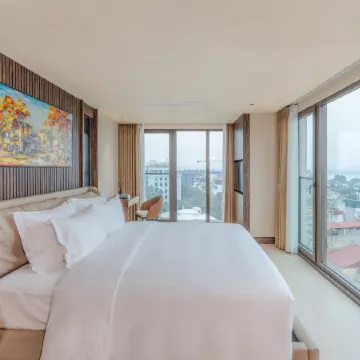 The Five Suites Lilas Отели рядом с достопримечательностью «Озеро Truc Back»