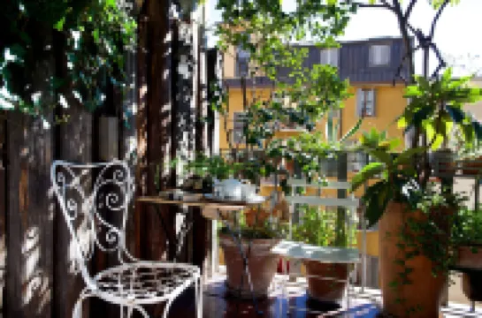 米蘭中心床+藝術旅館