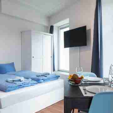 ZH Tiger - Altstetten Hitrental Apartment Rooms