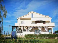 Modern Ground Floor Apartment with Private Terrace Near the Sea - 3-Star