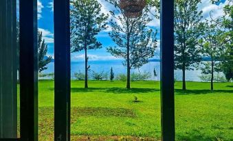 Eben Lake Kivu Cottages and Villas