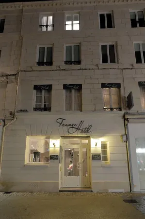 France Hôtel Отели в г. Ньор