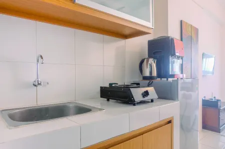 Best Price Studio Apartment at Gunung Putri Square