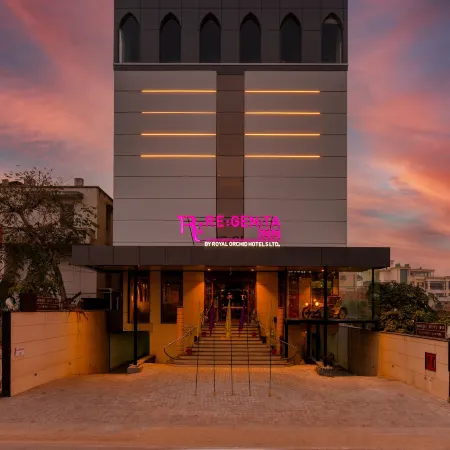 Regenta Inn Jaipur, Adarsh Nagar Отели рядом с достопримечательностью «Торговый центр Pink Square Mall»