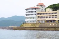 Wakayama Kada Onsen Kada Kaigetsu (ex. Azumaya Seaside Hotel) Hotel in zona Hamaguchi Goryo Statue