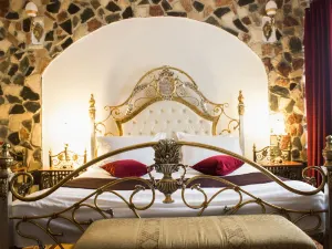 Hunter Prince Castle Hotel