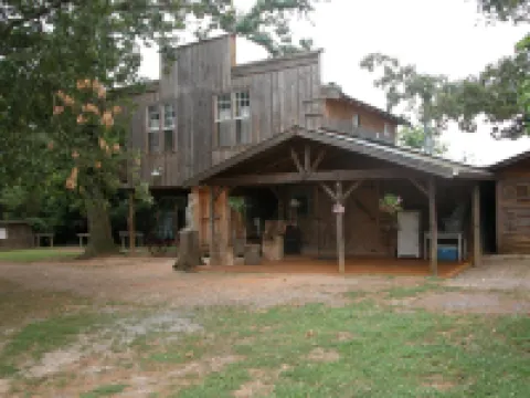 เซเวนตี-โฟร์ แรนช์ โรงแรมในPickens County