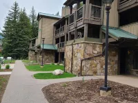 Bluegreen's StreamSide at Vail Hotel di Vail