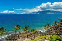 Oceanfront Mana Kai 2 Bedroom Condo