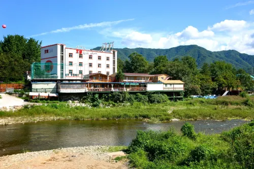 Traum Hotel & Condo - Mountain view