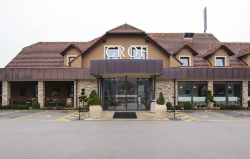 Guesthouse Grof Hotels in Topolsica