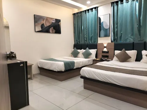 Hotel Paris Plaza
