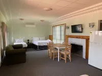 Lakeside Motel Waterfront Hotels in Kalimna