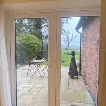 Private Room - Sleeps 2 - Private Entry - Parking