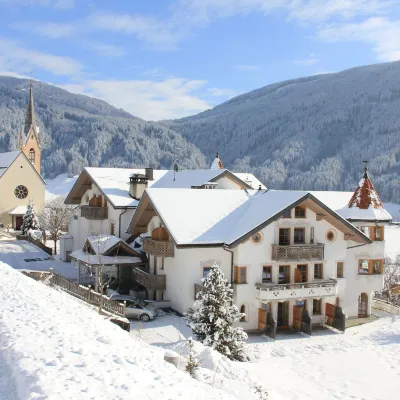 Turmhotel Gschwendt Hotels near Valle di Casies