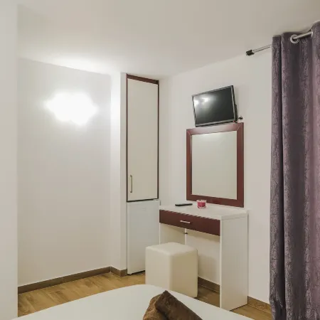 Foris Rooms
