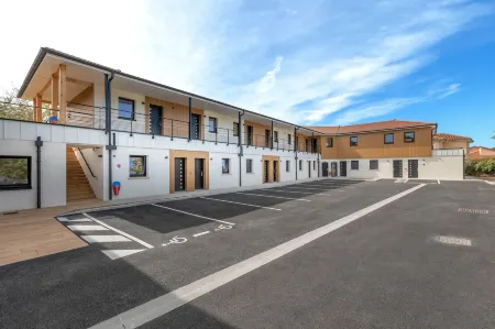 Appart Hôtel Coraline - Genas Lyon Eurexpo Отели в г. Жена