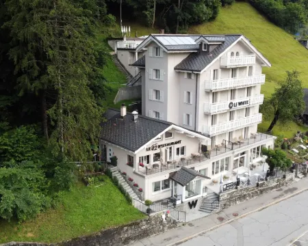 Hôtel le White - le 42 Restaurant Hotels in Champery
