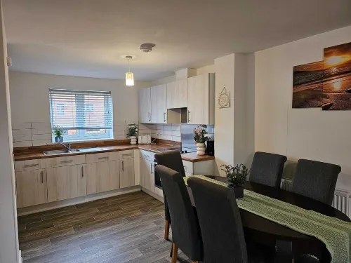 Ipswich - 3 Beds - Sleeps 6 - Private Garden - Scenic