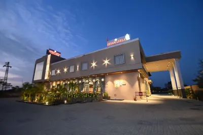 Hotel Shyamleela Hotels near khatushyam ji 332602