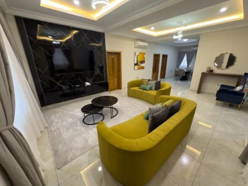 The Aud Luxury Apartments - Condos