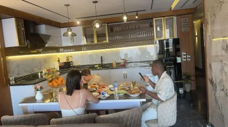 Piccolo Mondo Boutique Hotel Отели рядом с достопримечательностью «Pyramid of Teti»