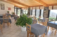 Logis Hôtel-Restaurant la Mère Biquette Hotel a Mirabel
