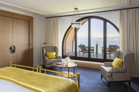 Hôtel Royal Отели рядом с достопримечательностью «Buvette et Source Cachat»