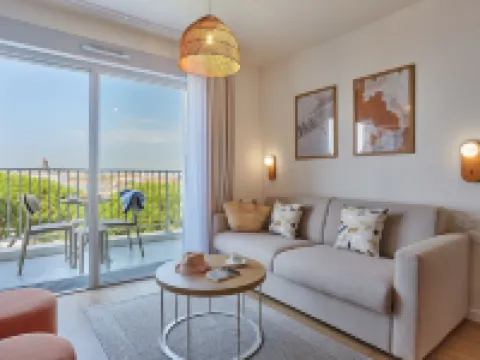 Résidence Odalys L'Orée du Parc Hotels in Royan