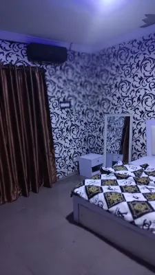 White Emirates Hotel and Apartment