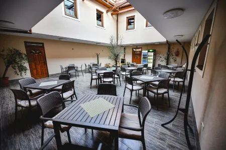 Vegvari Hotel Eger Отели в г. Эгерский яраш