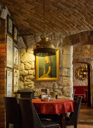 Hotel Ambasada Bolesławiec Отели в г. Львувек-Слёнски