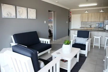 Mari-Amor Self-Catering Apartments Отели рядом с достопримечательностью «Post Office Tree»