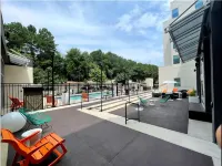 Aloft Alpharetta - Rooftop Pools