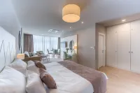 Apartments & Rooms Preelook